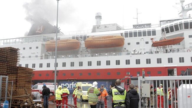 ЧП в Норвегии: с загоревшегося лайнера эвакуировали сотни людей. Фото, видео