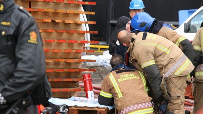 ЧП в Норвегии: с загоревшегося лайнера эвакуировали сотни людей. Фото, видео