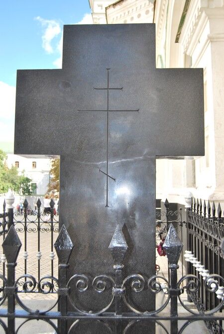 Хрестові війни на могилі Столипіна