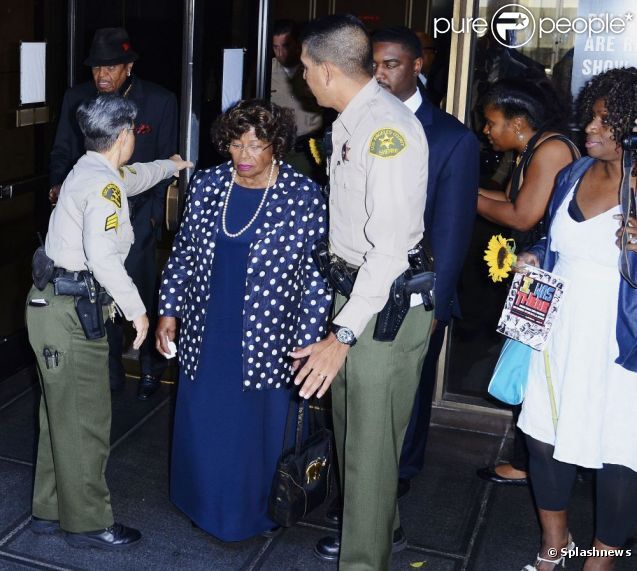 Суду представили фото мертвого Джексона