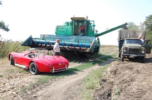 В Украине, по дорогам райцентра, носится Shelby Cobra ручной работы