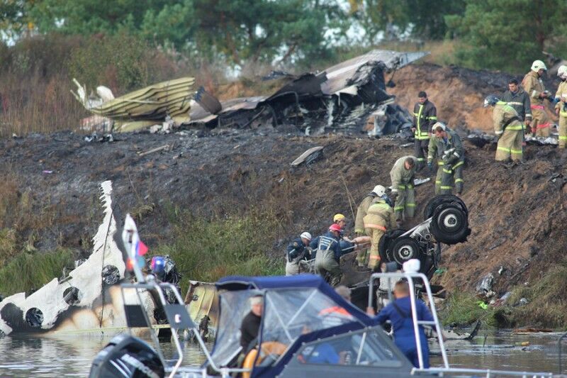 Трагедія в Ярославлі: фото з місця катастрофи Як-42