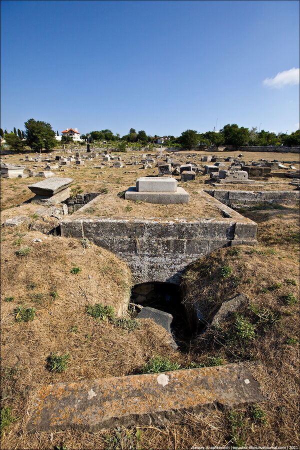 Старе караїмський цвинтар в Севастополі