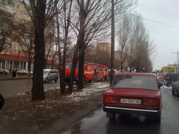 В Одессе загорелась маршрутка с пассажирами. Фото
