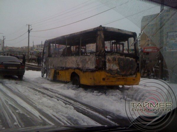 В Одесі загорілася маршрутка з пасажирами. Фото