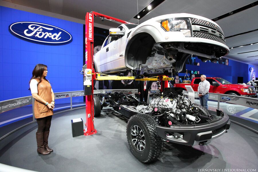 Ford разрезал свои автомобили напополам. Фото 