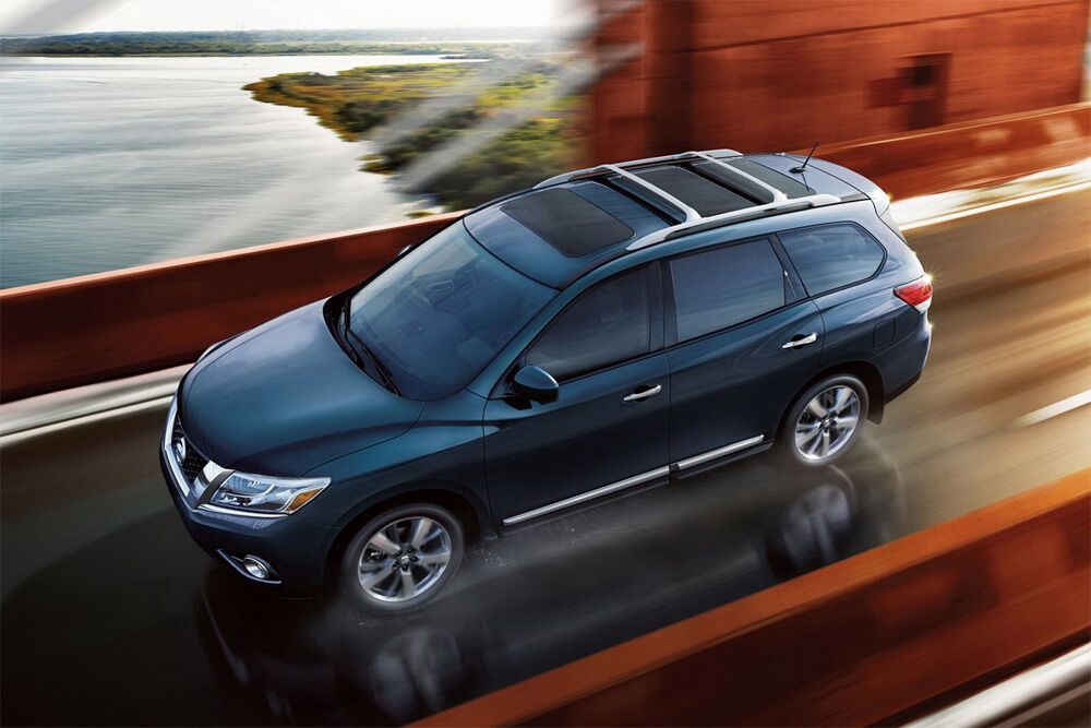Новый Nissan Pathfinder стал слишком "зализанным". Фото