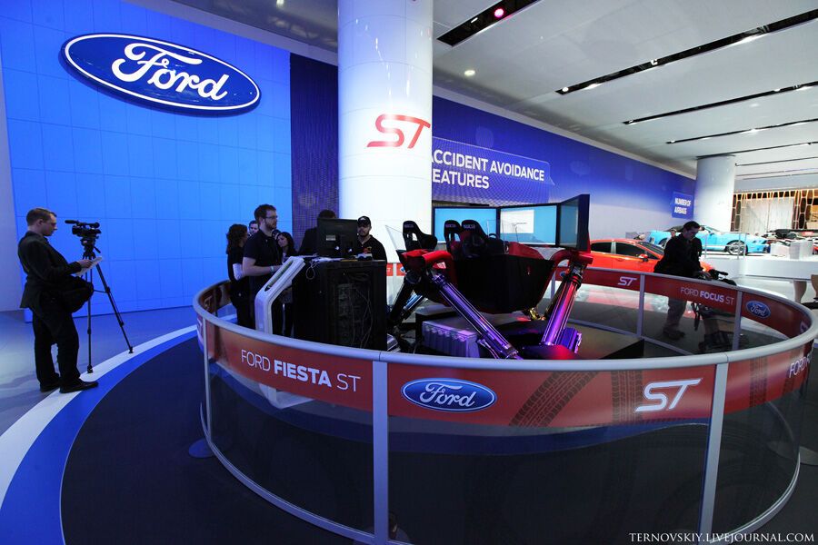 Ford разрезал свои автомобили напополам. Фото 