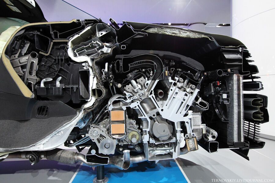 Ford разрезал свои автомобили напополам. Фото 