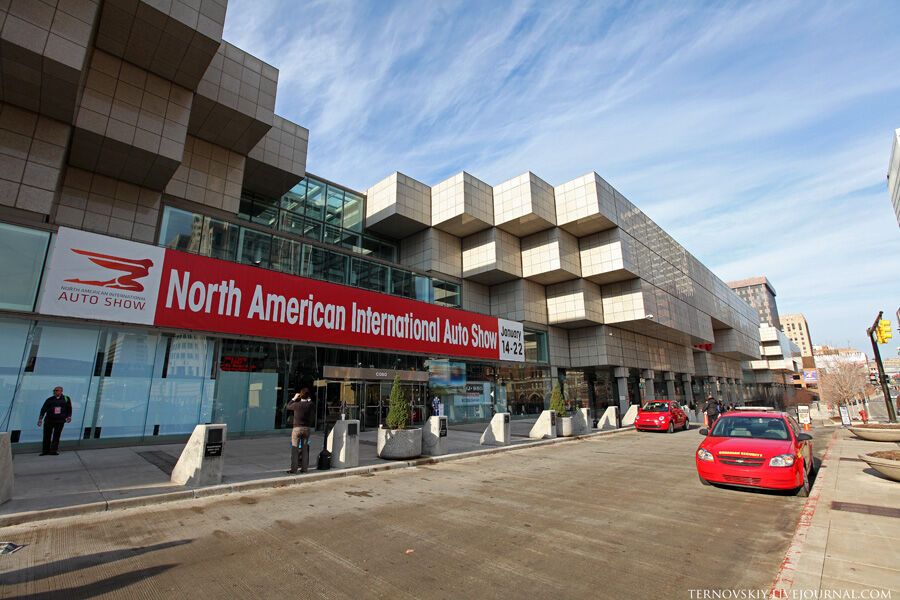 Ford разрезал свои автомобили напополам. Фото 