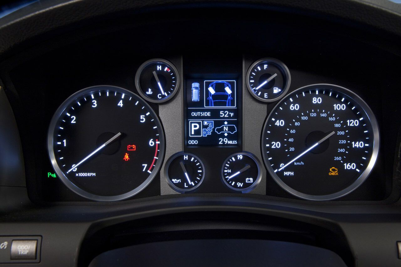 Lexus показал обновленный внедорожник LX 570. Фото 