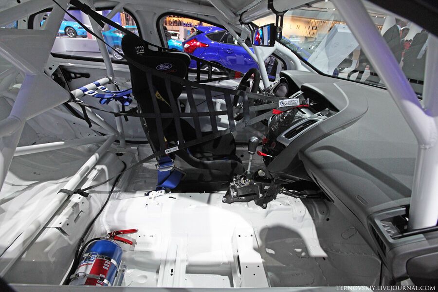 Ford разрезал свои автомобили напополам. Фото 