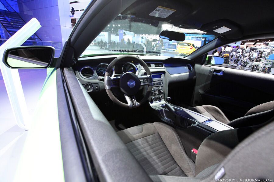 Ford разрезал свои автомобили напополам. Фото 