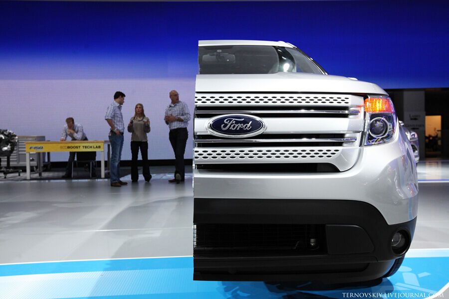 Ford разрезал свои автомобили напополам. Фото 