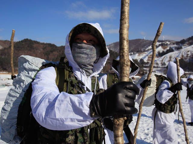 Зимняя закалка корейского спецназа