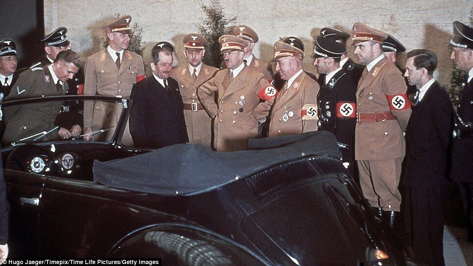 Обнародованы неизвестные цветные фото Гитлера