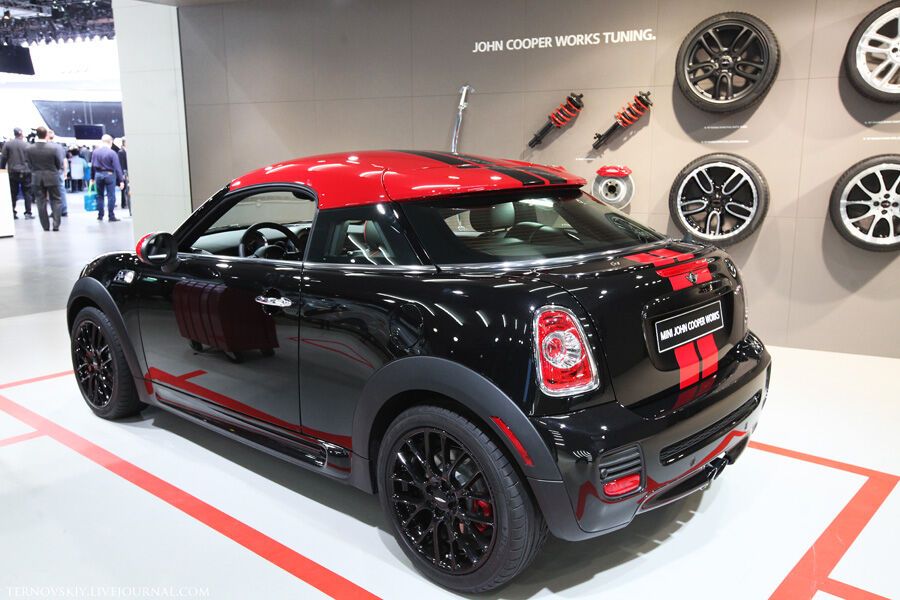 Появились фото самых красивых машин на автосалоне в США. Фото