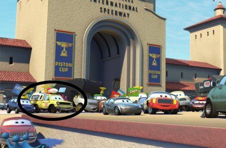 Самая известная машина в мультфильмах Pixar. Фото