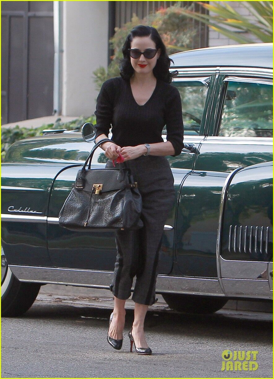 Фон Тиз демонстирует свой стиль. Фото