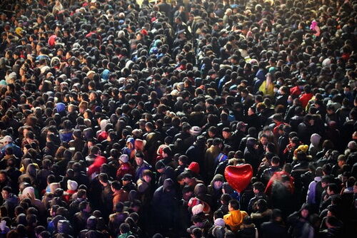 Apple забросали яйцами в Китае: продажи iPhone 4S приостановлены