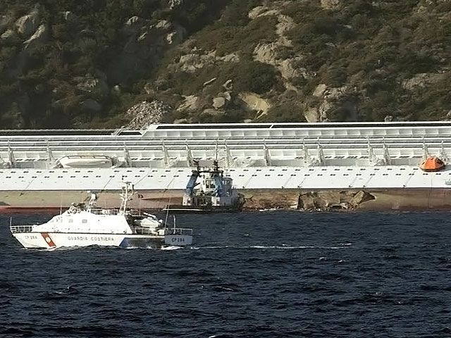 Капитан Costa Concordia: cкалы, в которую мы врезались, не было на карте