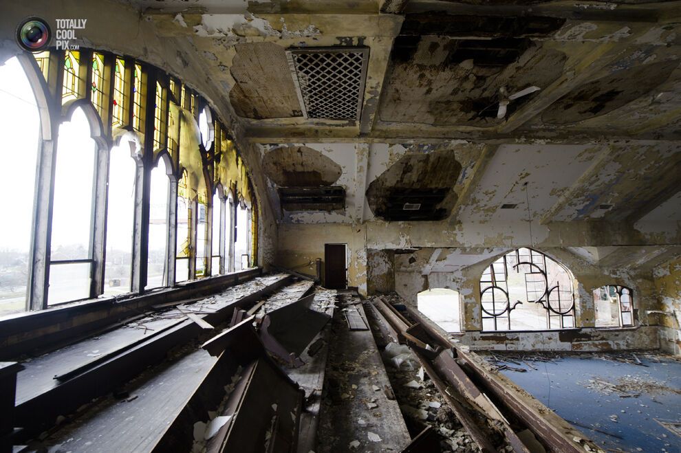 Детройт не працює