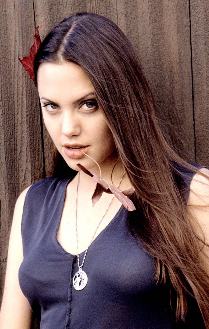 Аппетитно упитанная Анджелина Джоли: год 1994