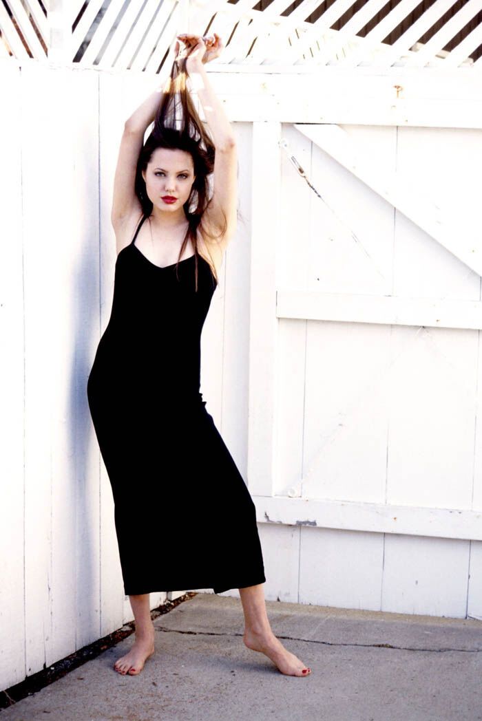 Аппетитно упитанная Анджелина Джоли: год 1994