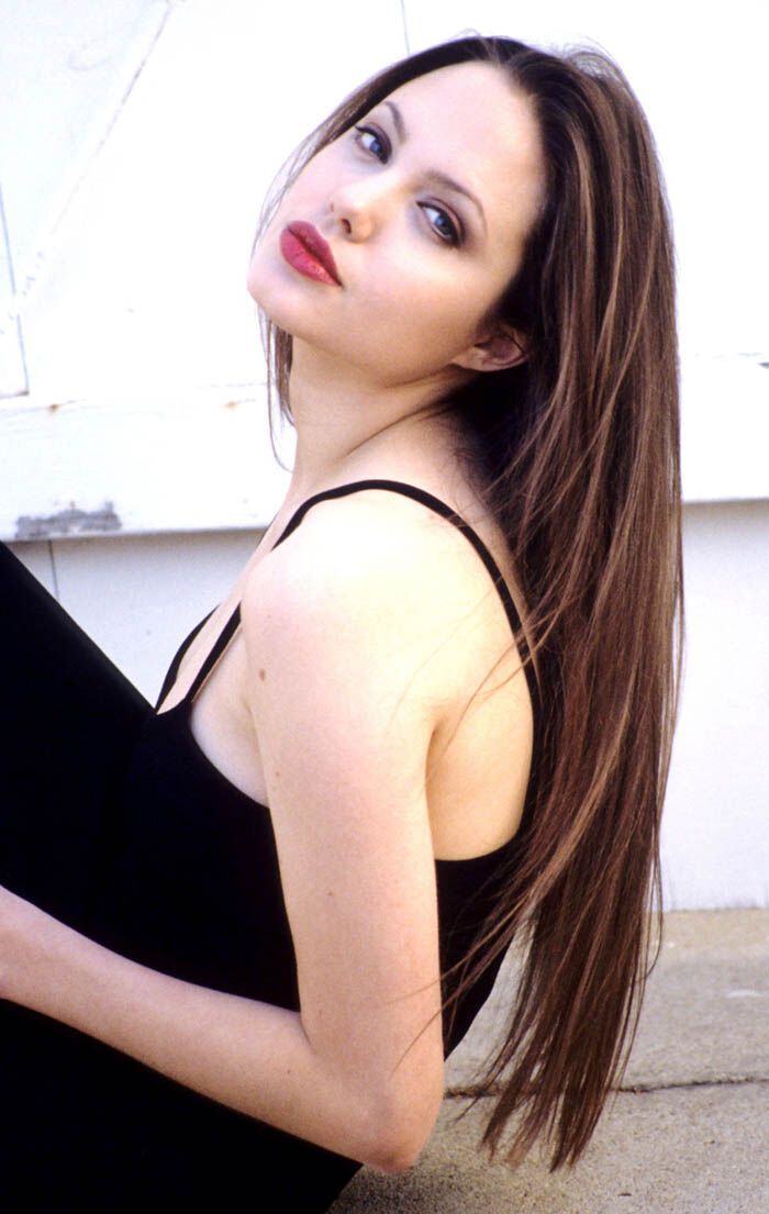 Аппетитно упитанная Анджелина Джоли: год 1994