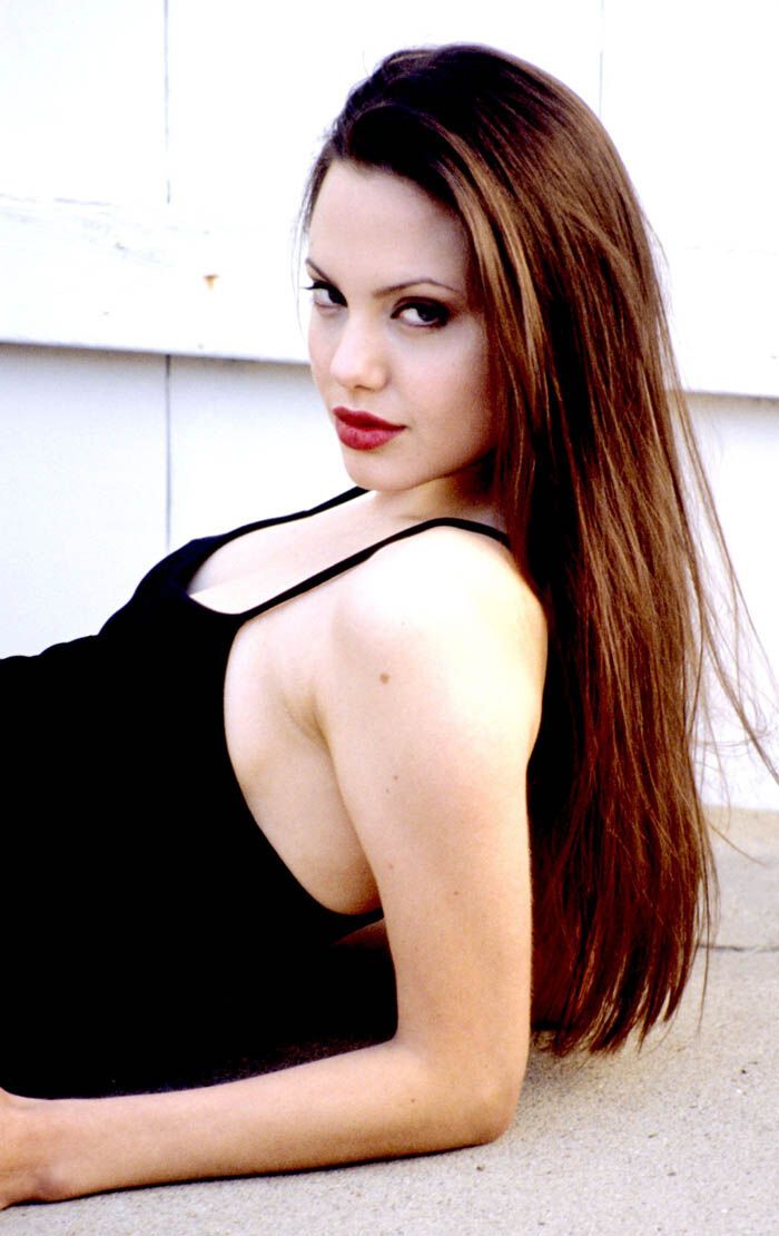 Аппетитно упитанная Анджелина Джоли: год 1994