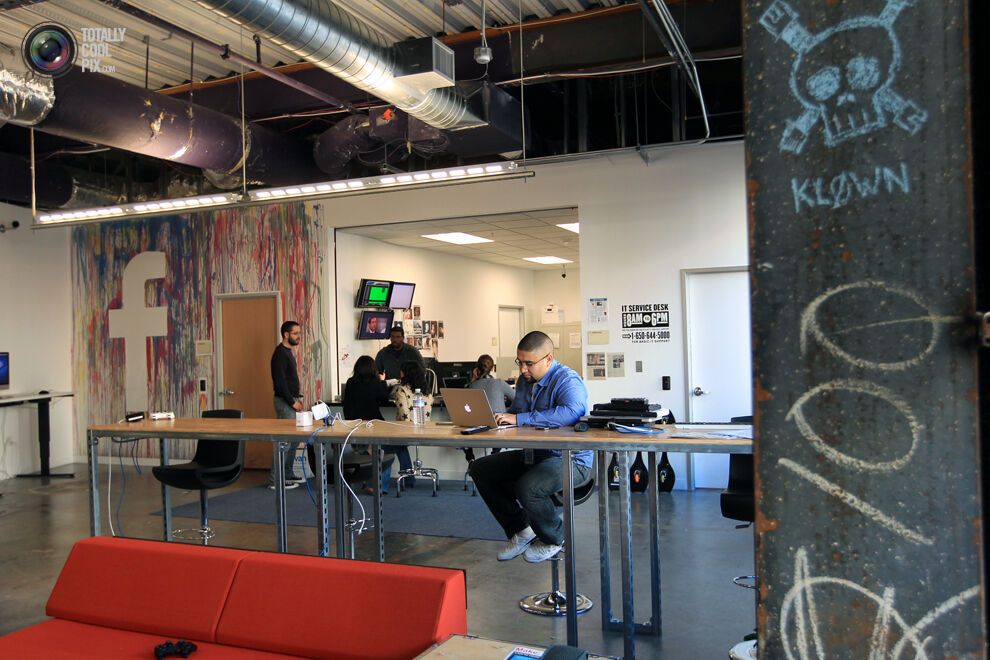 Google проти Facebook