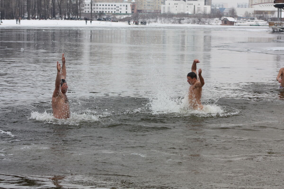 Водохресне купання на Гідропарку