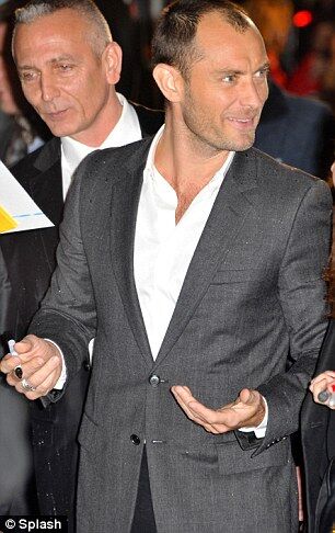 Джуд Лоу лишился пышной шевелюры. Фото