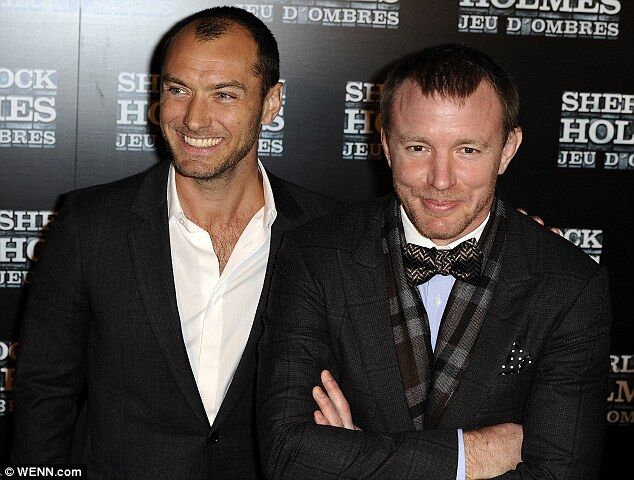 Джуд Лоу лишился пышной шевелюры. Фото