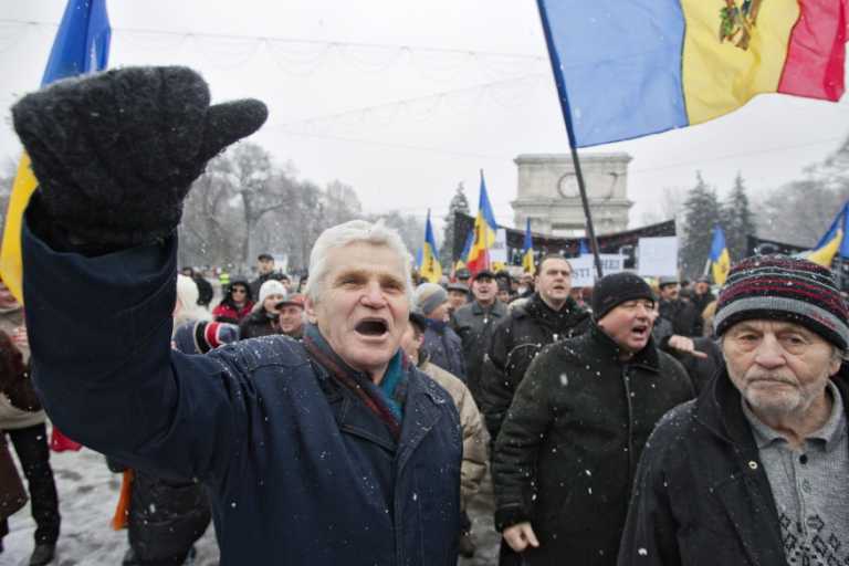 У Кишиневі вимагають розпустити парламент. Фото, відео