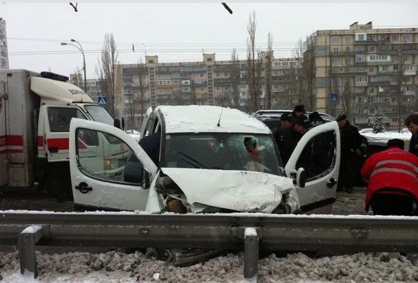 В ДТП в Киеве пострадал 8-месячный ребенок. Фото