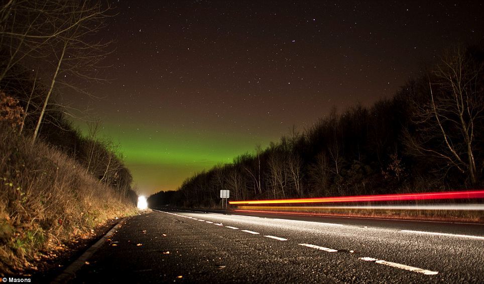 Опубликованы красивейшие фото и видео северного сияния в Европе. Фото, видео