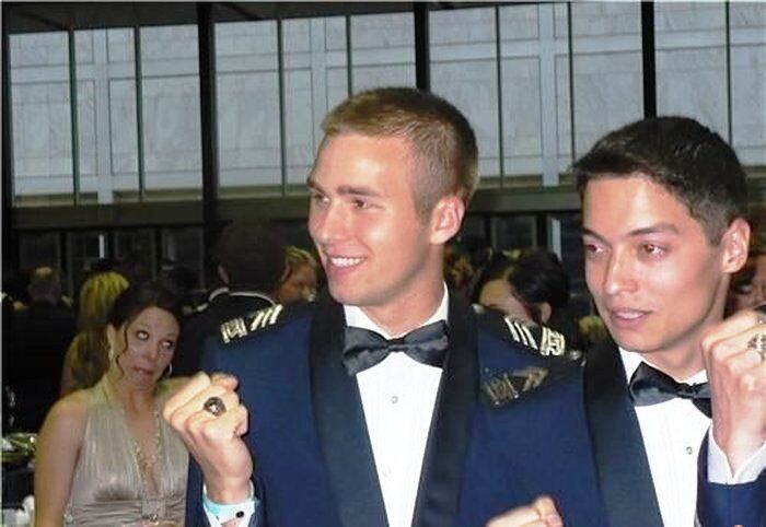 Составлен Топ-50 смешных фото с посторонними в кадре. Фото