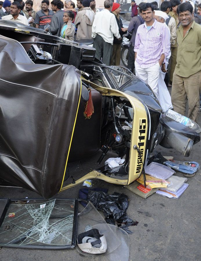 Псих в Индии угнал автобус и задавил 9 человек