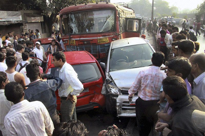Псих в Індії викрав автобус і задавив 9 осіб