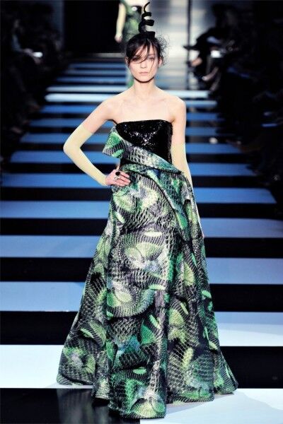 Роскошь перевоплощения. Весенняя коллекция Armani Prive. Фото