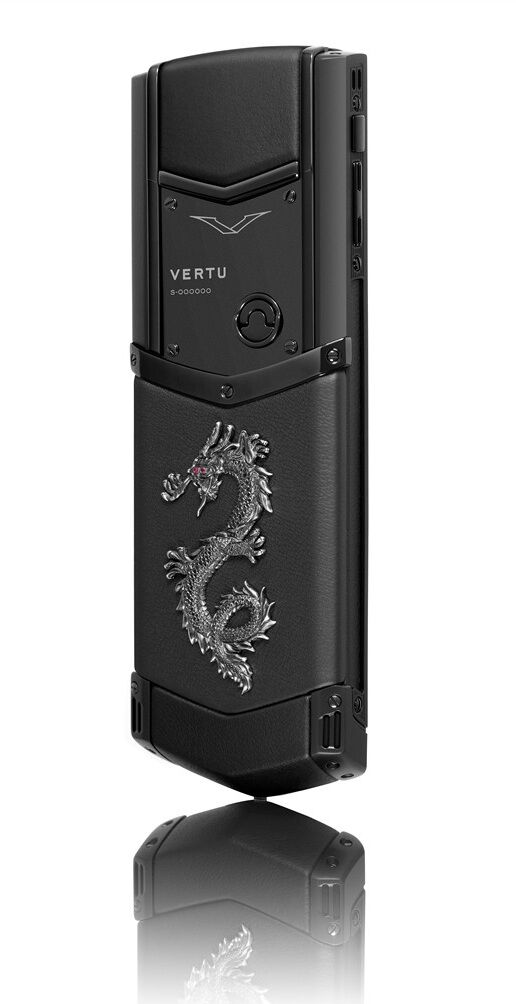 Vertu выпустила новые эксклюзивные телефоны для миллионеров. Фото 