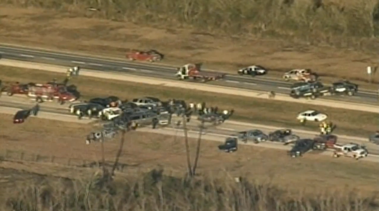 54 человека пострадали в масштабном ДТП. Фото, видео