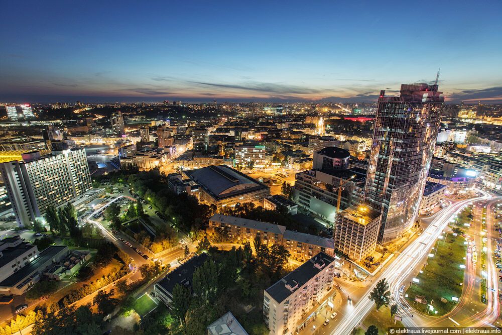 Вечерний Киев с крыши "Паруса"