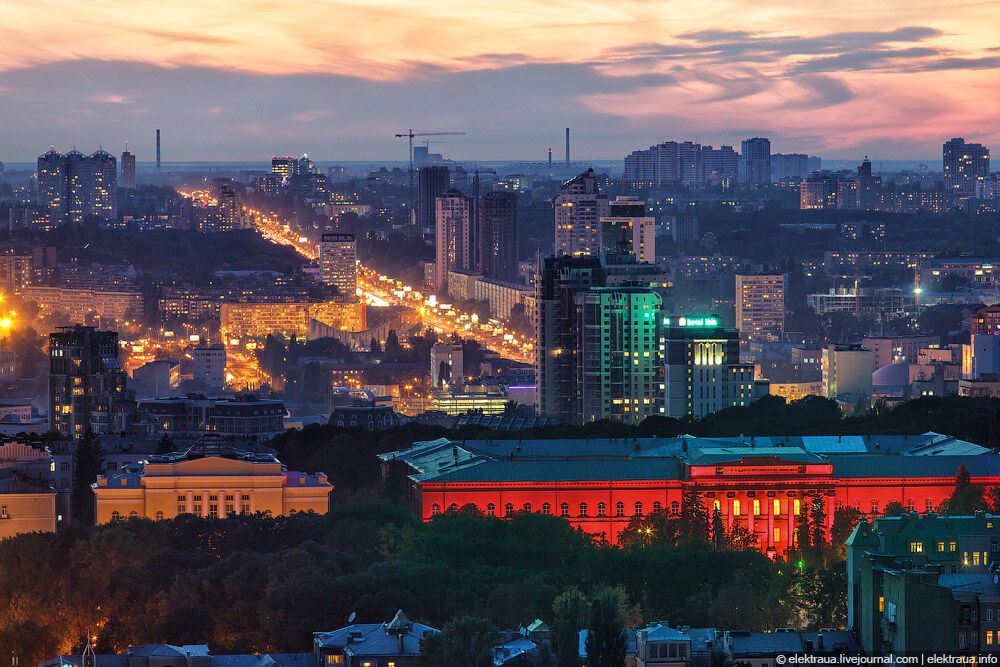 Вечерний Киев с крыши "Паруса"