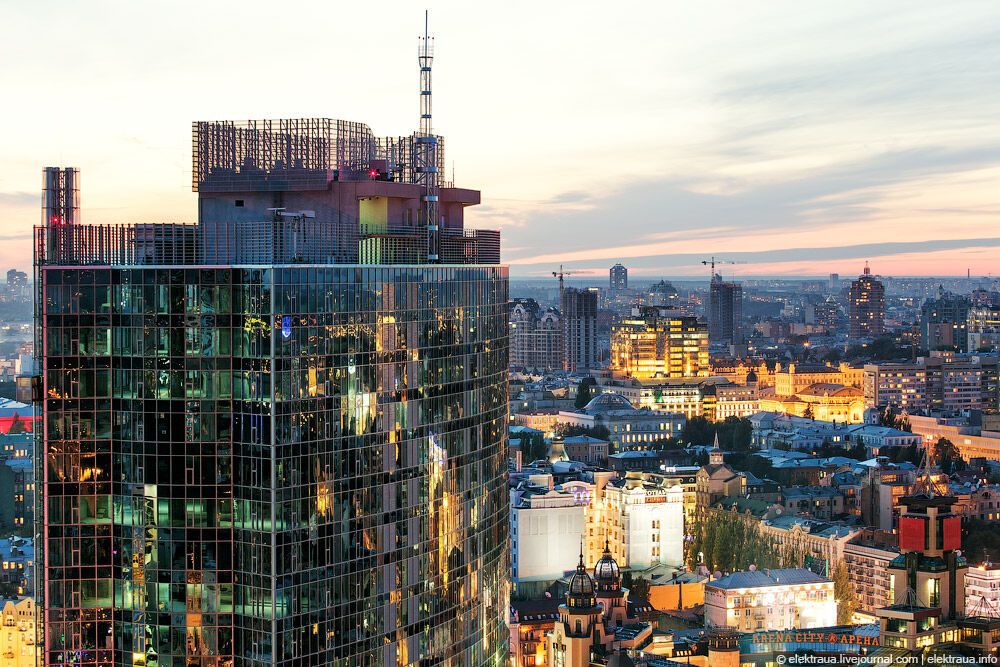 Вечерний Киев с крыши "Паруса"