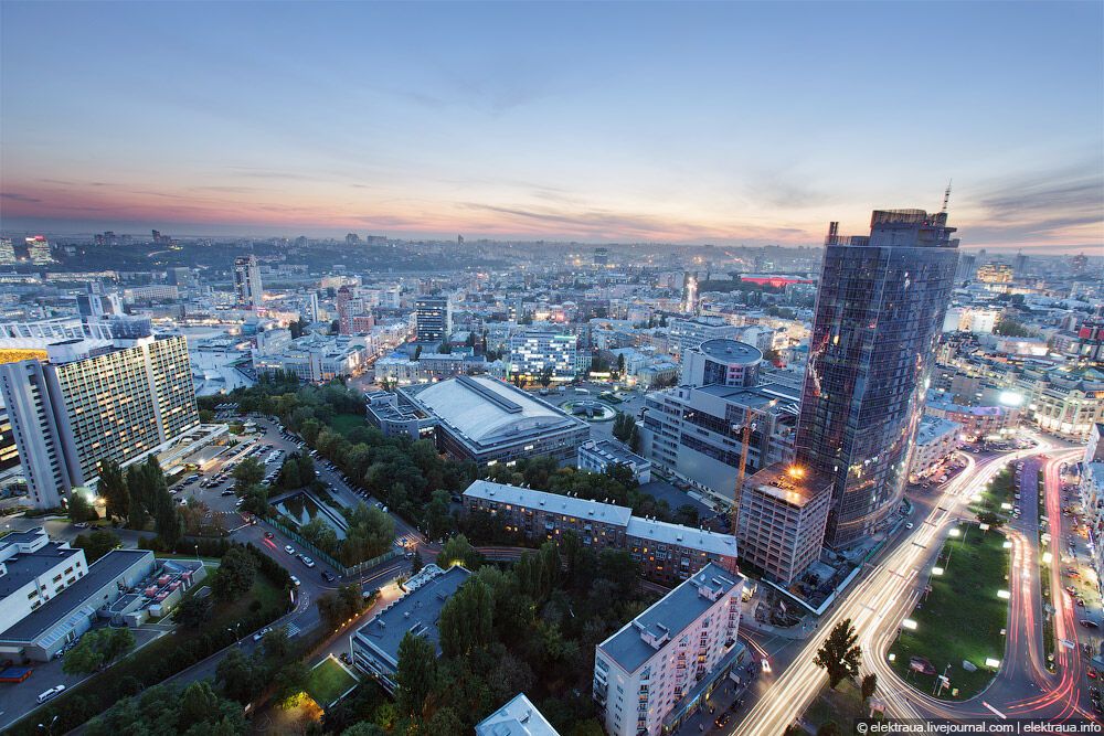 Вечерний Киев с крыши "Паруса"