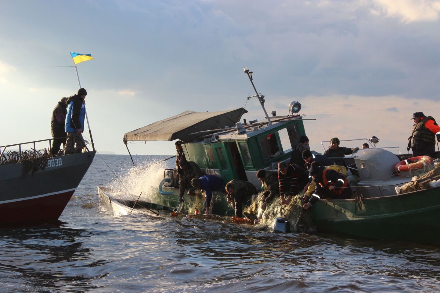 На Київському водосховищі знайшли човен і тіло одного з двох зниклих рибалок