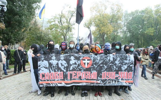 Марш УПА в Киеве закончился поджогами