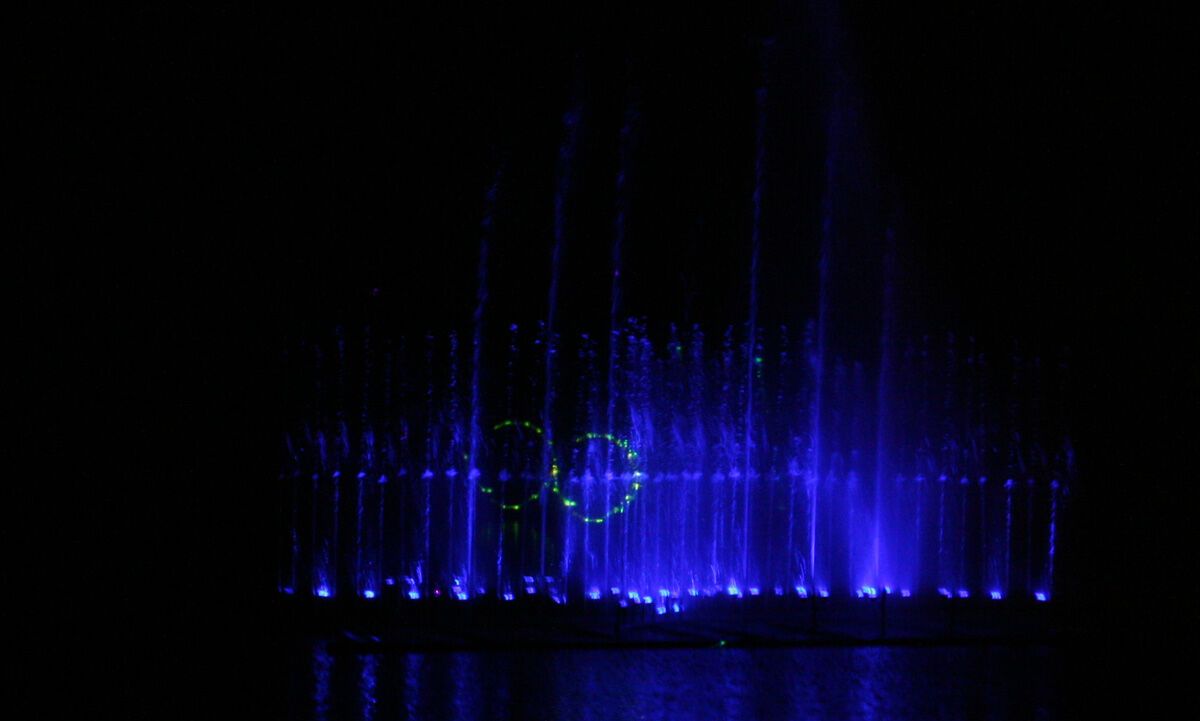 Танцующий фонтан в Киеве